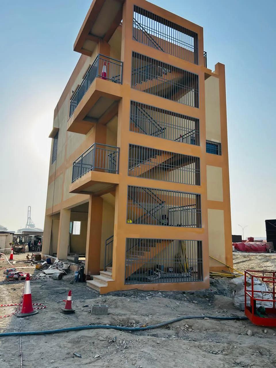 G + 1 BUILDING WORK AT JAFZA